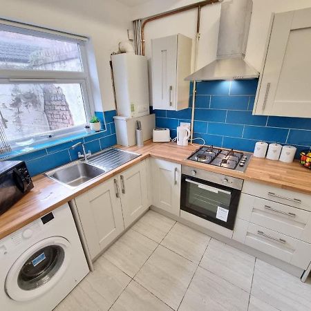 Charming Accommodation Steps From Downtown Liverpool Exterior foto