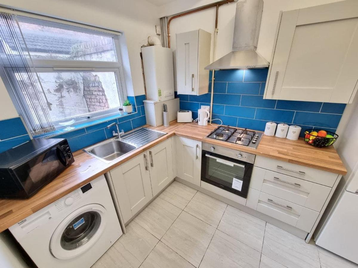 Charming Accommodation Steps From Downtown Liverpool Exterior foto